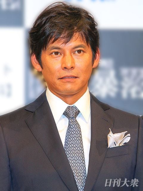 織田裕二 肌が黒すぎてライトが熱い 撮影の不満を吐露 概要 日刊大衆 芸能 ニュース