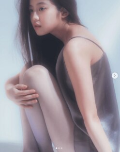 今田美桜、“スリップドレス”で美脚あらわ「透明感がやばい」「麗しい」の声