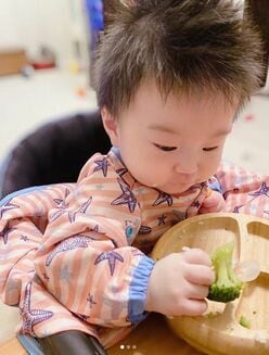 鈴木亜美、赤ちゃん主導の離乳食“BLM”を実践「食べる喜びにつながる」