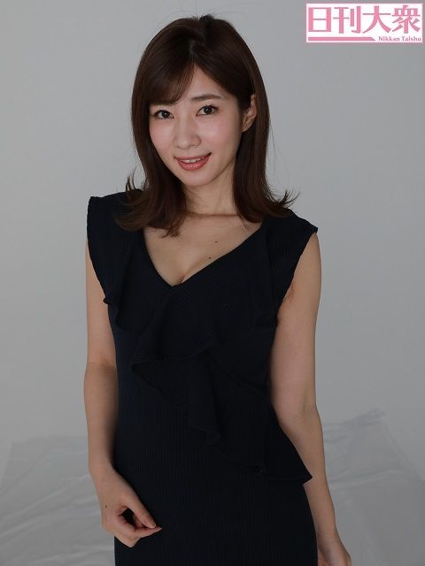 石岡真衣「小倉優子さんの写真集を買ったのがすべての始まりです」ズバリ本音で美女トークの画像002