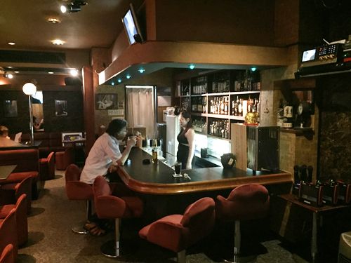 Saloon Bar M