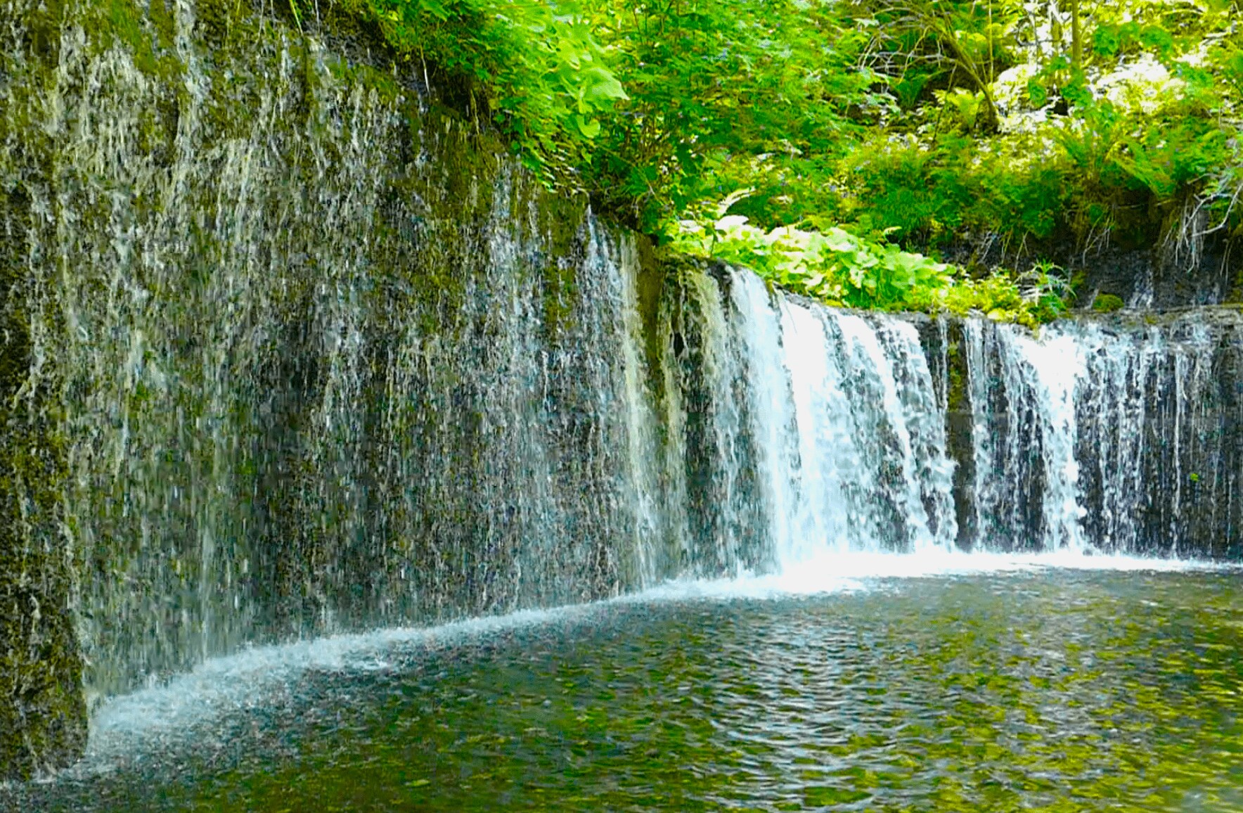 猛暑に動画で涼をとる！　見るだけで涼しい「軽井沢の滝」3選の画像001