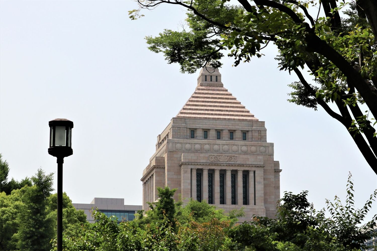 解散総選挙なら野党転落＆党分裂も…ヤケクソ岸田文雄首相「自民党道づれ」策謀の画像