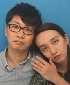 長井短と亀島一徳、“無表情ツーショット”で結婚報告
