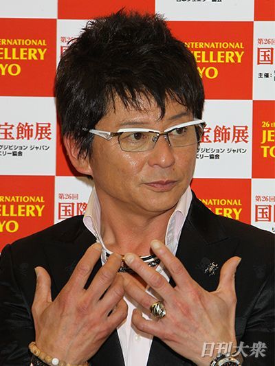 哀川翔 親子タレントへ転身 に賛否両論 娘とのミュージカル共演なんて見たくない 日刊大衆