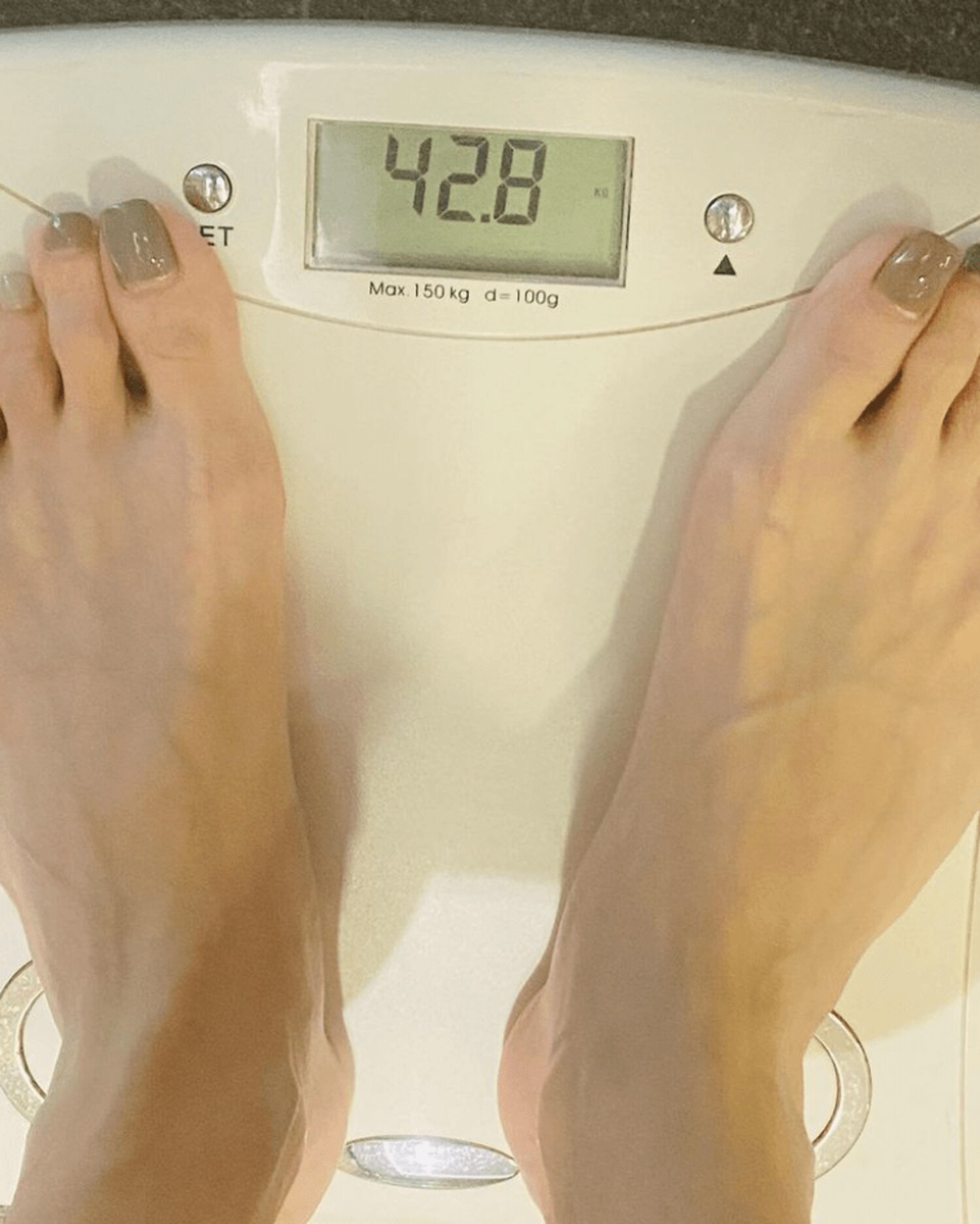 ビビアン・スー「47歳」“顔面不変”は健在も…体重公表で「痩せすぎ」「うわぁ…本当に細い」心配の声相次ぐの画像