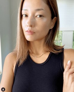 34歳になった“赤西仁の妻”黒木メイサ、黒のブラトップ姿でセクシー胸元＆美腹筋披露「レベチやわ」「いつまでも美しい」