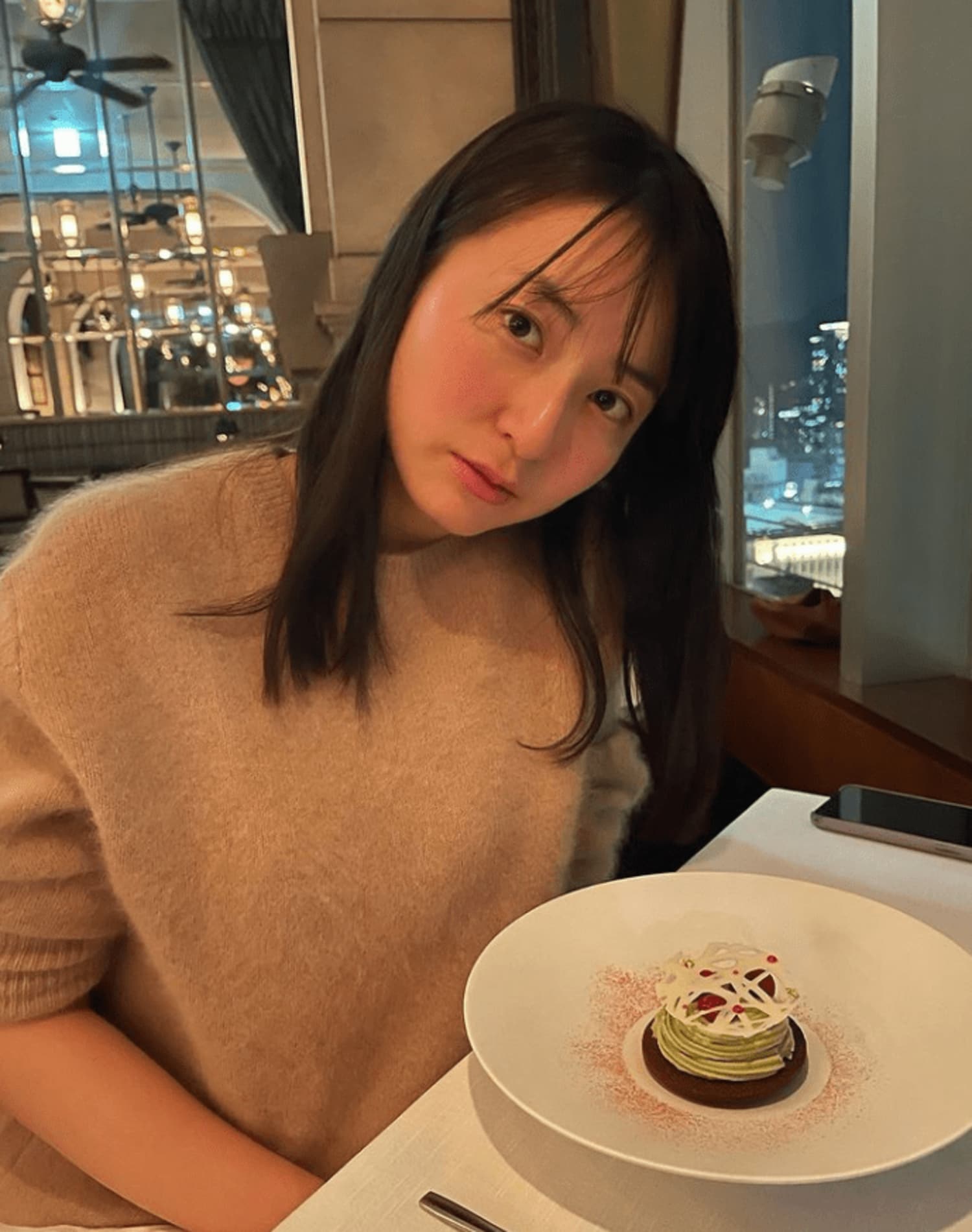 『バチェラー』岩間恵、新婚生活で幸せ太り!?「2か月で4キロ増」の画像