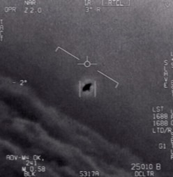 「UFO襲来」米軍の鮮明映像公開と日本防衛相の「ガチ対応」